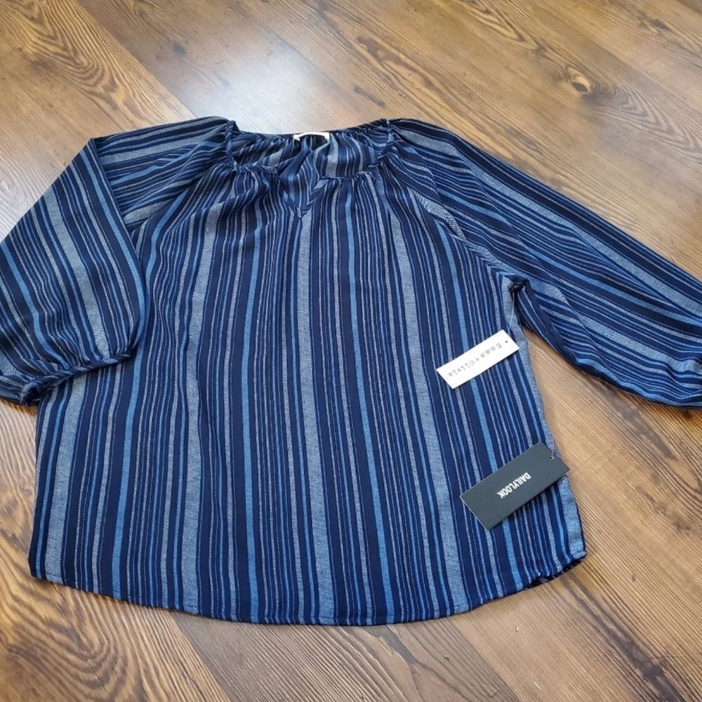 🔹️NWT Emma + Olivia Blue & Gray Striped Boho Popover Medium